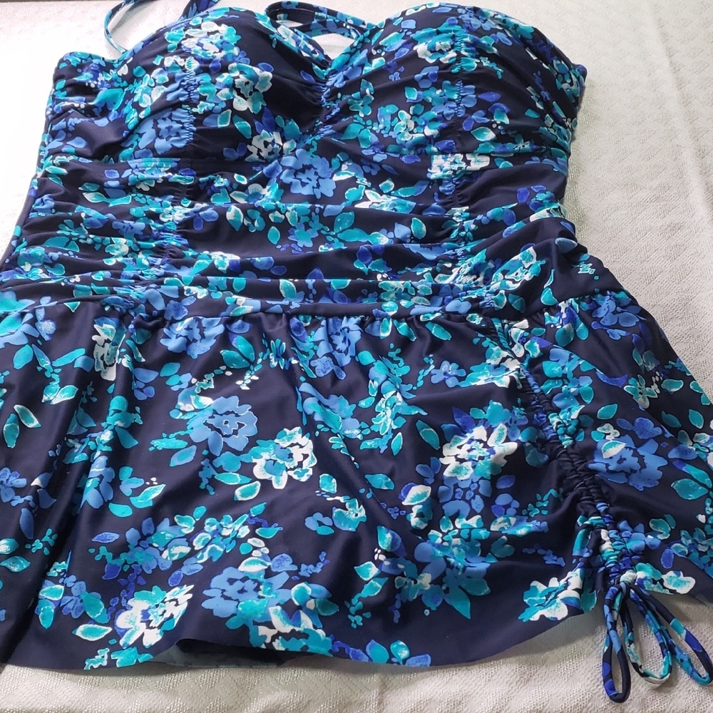 Qseekers Contour 24W 1 Piece Swimwear